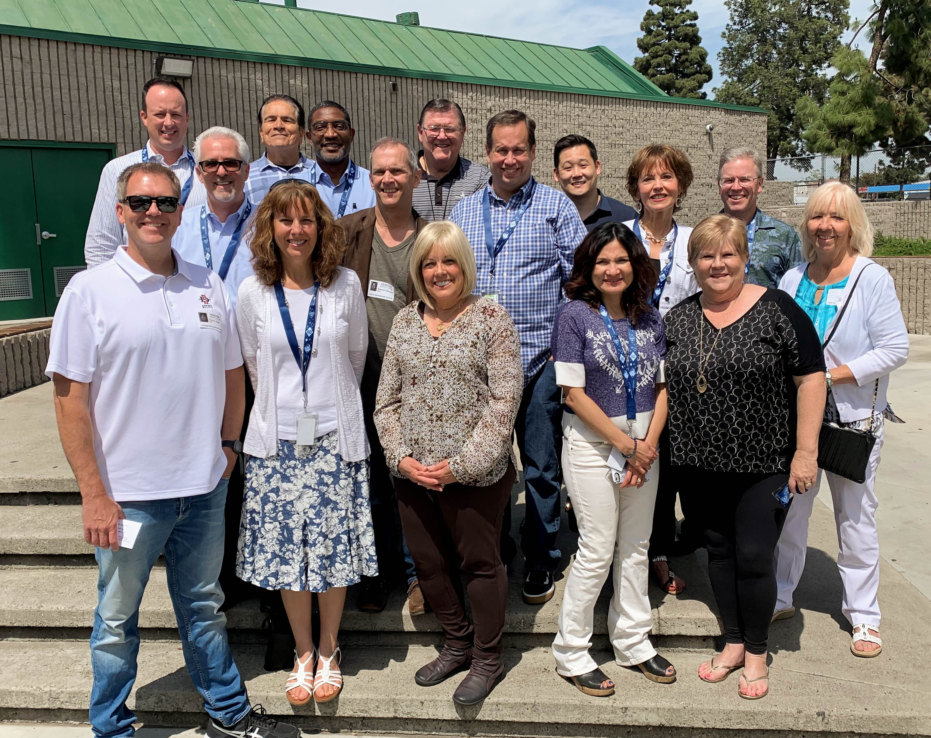 Steve (middle row, second from left), Becky, and additional Good Neighbor Santa Ana volunteers. 